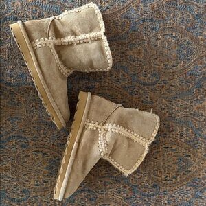 Stylish Tan Kids Boots